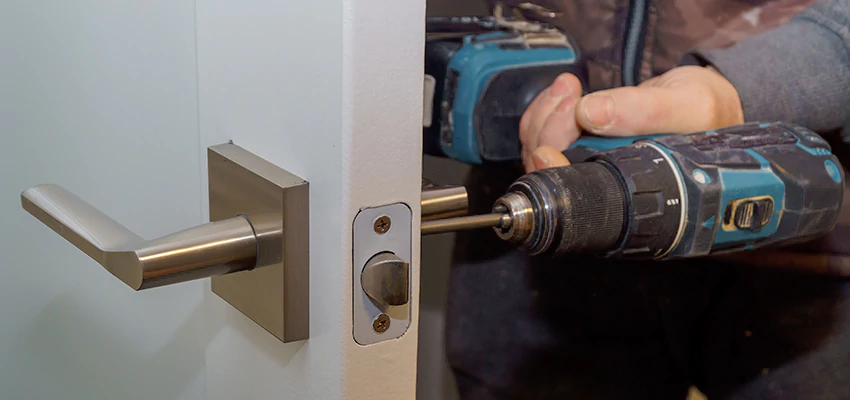 Broken Door Handle Lock Repair in Glenview, Illinois