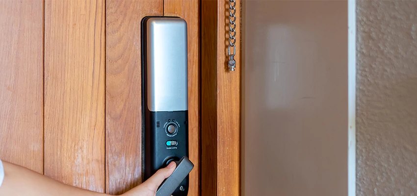 Home Security Electronic Locks Upgrades in Glenview, IL